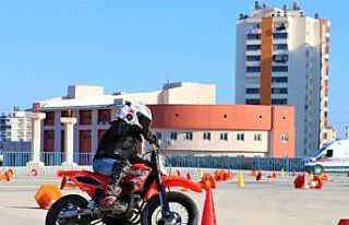 Toroslar Belediyesi, ilçenin dört bir yanında yaz...
