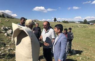 Torosların kartallarına kepenek dağıtıldı