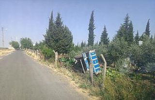 Traktör şarampole devrildi: 1 yaralı