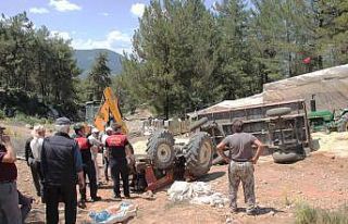 Traktörün altında kaldı