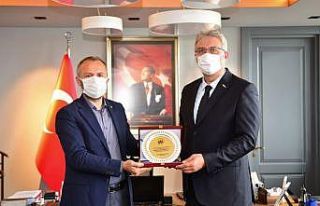TSO’dan Erdemir’e tebrik plaketi