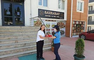 Türk Bayrağı’nın yıprandığı görünce hemen...