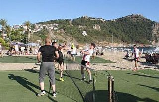Türkiye’nin ilk ayak tenisi şampiyonası Alanya’da...