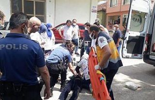 Üniversite öğrencisi genç kız, erkek arkadaşı...