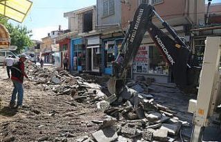 Uzun Çarşı’nın alt ve üst yapı çalışmalarına...