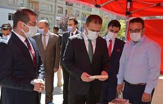Vali Akbıyık’tan mahkûmlar için kitap bağışı