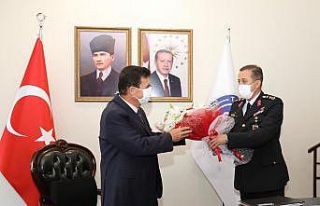 Vali Arslantaş, 182. yaşını kutlayan jandarma...