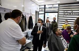 Vali Atay esnafı ziyaret etti sohbet etti