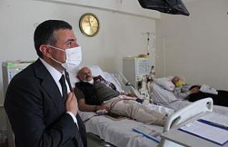 Vali Atay’dan diyaliz hastalarına moral ziyareti