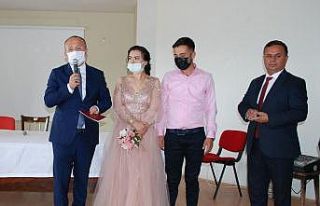 Vali Atik, genç çiftin nikah şahidi isteğini geri...