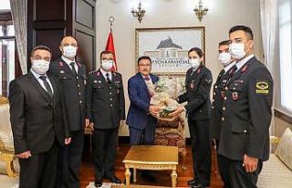 Vali Çiçek, huzur ve asayişi sağlayan jandarma...