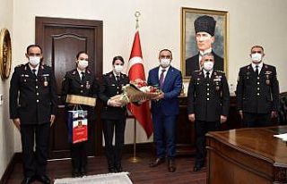 Vali Soytürk, İl Jandarma Komutanı ve jandarma...