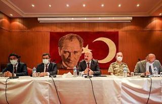 Vali Varol, Taşlıçay’da muhtarlarla bir araya...