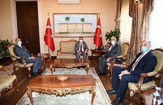 Vali Yazıcı: "Günlük vaka sayımız turistler...