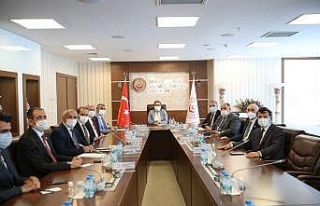 Van heyeti bakanlıklar arası mekik dokuyor