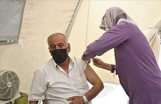 Van’da kurulan stantlarda 240 bin kişi aşı oldu
