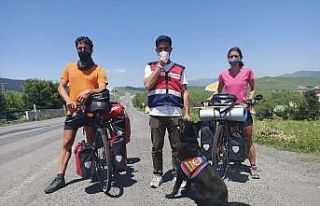 Yabancı dil bilen jandarma ekipleri görev başında