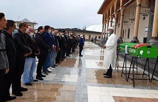 Yaya yolunda hayatını kaybeden genç kız memleketinde...