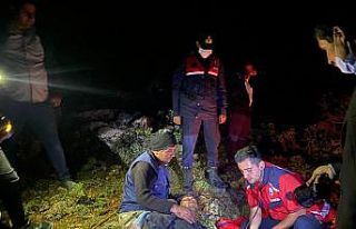 Yaylada ayağı kırılan çoban için kurtarma ekipleri...