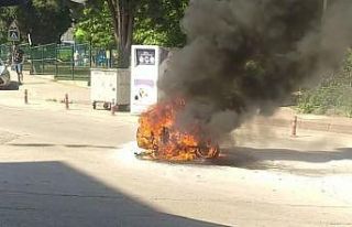 Yeni aldığı motosikleti alev alev yandı, kendisi...