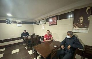 Yeni normalleşmeyle kafeler hizmet vermeye başladı