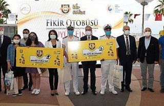 Yenilikçi Projeler Yarışmasında ödüller sahiplerini...