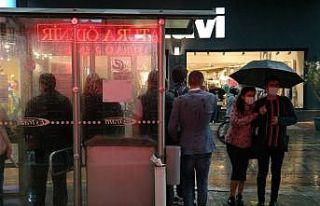 Yoğun yağış Eskişehir’de tramvay seferlerini...