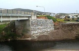 Yoğun yağışların aşındırdığı köprü onarıldı