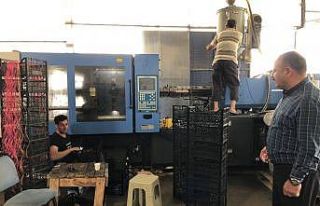 Yolcu, soğuk hava deposunda incelemelerde bulundu