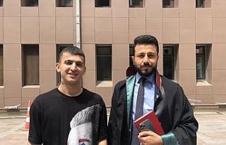 YouTuber Fariz yakalama emrinden sonra adliyeye gelerek...