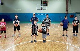 Yunusemre’de erkek basketbol kursları başladı
