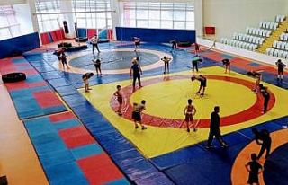 Yunusemreli güreşçiler milli takım forması için...