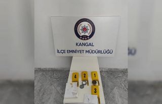 Yurt dışından gelen kargodan kokain çıktı