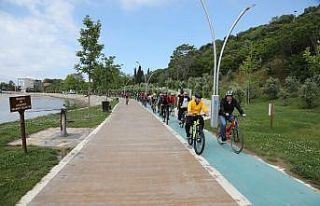 Yüzlerce kişi manzaraya karşı pedal çevirdi