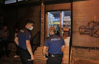 Yüzü maskeli şüpheli tarafından bakkalda silahlı...