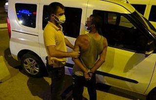 112 ambulans ekibi bıçaklı saldırıya uğradı:...