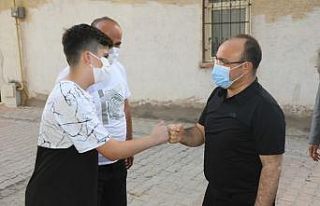11 yaşındaki çocuk davet etti, Vali Yırık icabet...