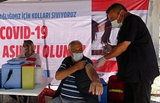 1250 rakımlı yaylada mobil ekiplerden vatandaşlara...