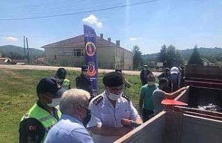 12 traktöre 24 adet reflektör takıldı