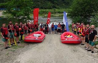 15 Temmuz şehitleri anısına rafting yarışı