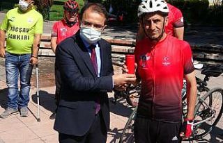 15 Temmuz şehitlerinin mezarlarından alınan topraklar...