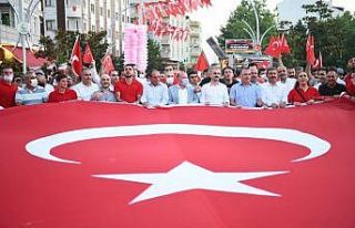 15 Temmuz’da Çayırova kırmızı beyaza büründü