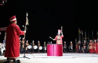 15 Temmuz’un yıl dönümünde vatandaşlar tek...