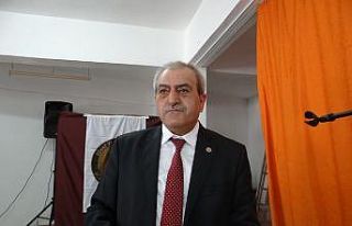 20 yıllık başkan yeniden seçildi