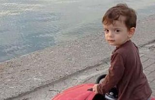 3. kattan düşen 1,5 yaşındaki Sıraç hayatını...