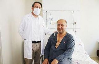 53 yaşındaki hastaya 8 santimetrelik kesi ile kalp...