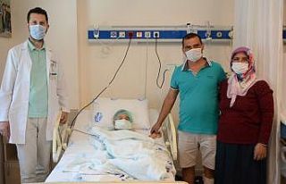 5 yaşındaki çocuğun yuttuğu madeni para başarıyla...