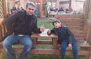 8 yaşındaki çocuk havuzda herkesin gözü önünde...