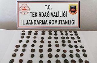 90 sikke ve 1 kilo esrar yakalandı