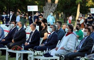 Abdullah Gül Üniversitesi 4. mezunlarını verdi